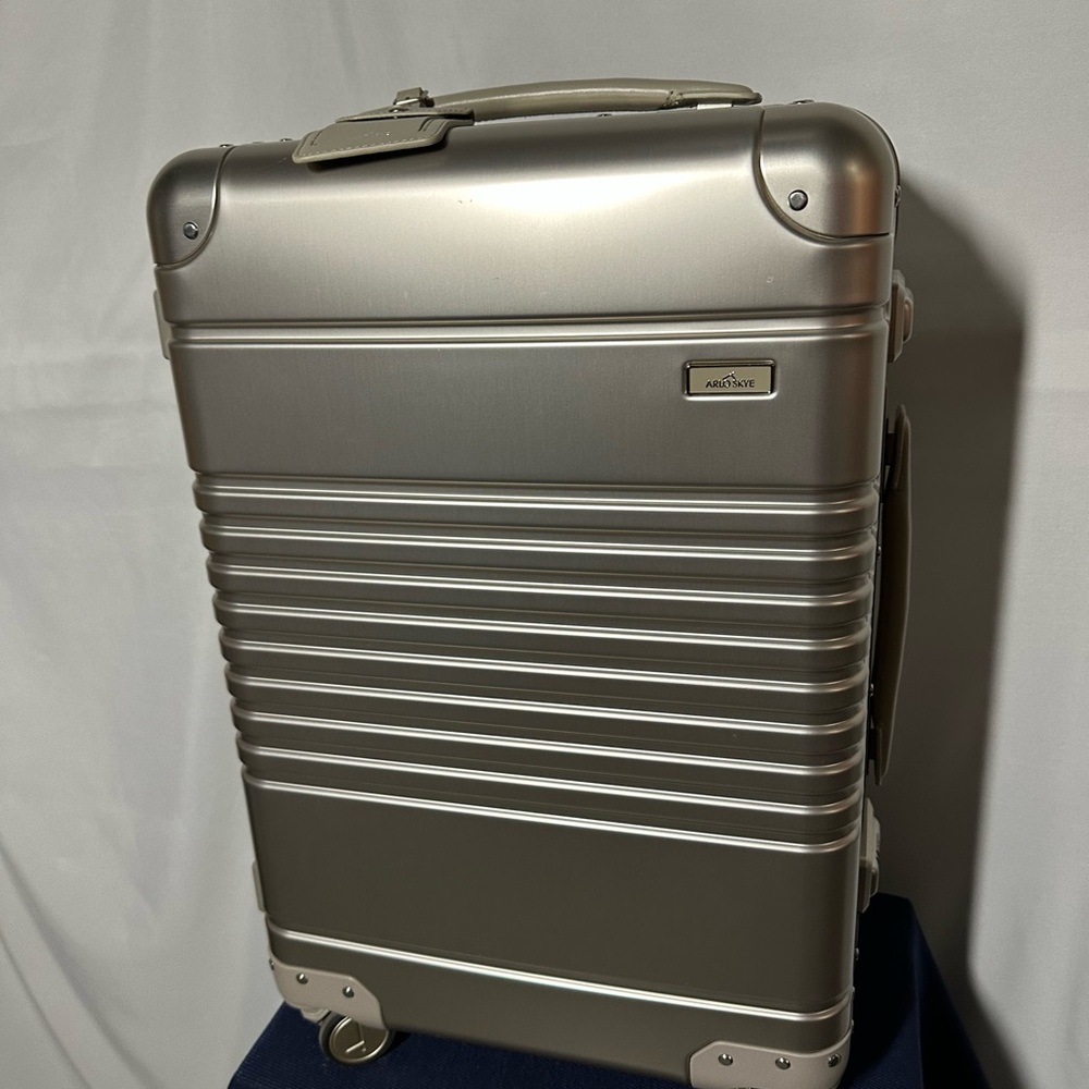 Arlo Skye The Frame Carry On Max Aluminum Addition Champagne
